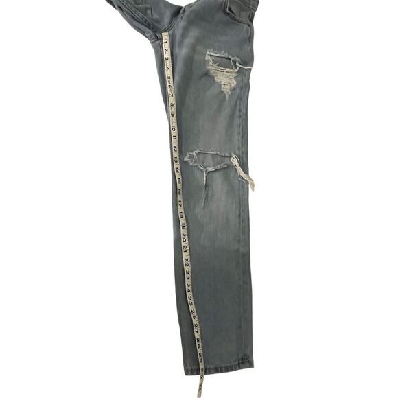 H&M distressed boyfriend jeans - Picture 7 of 8